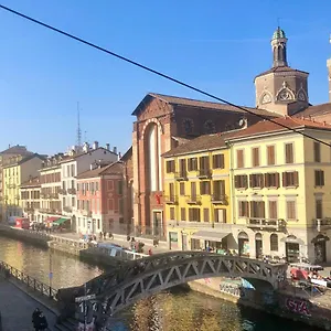 Canal View Historical Apartment Milan